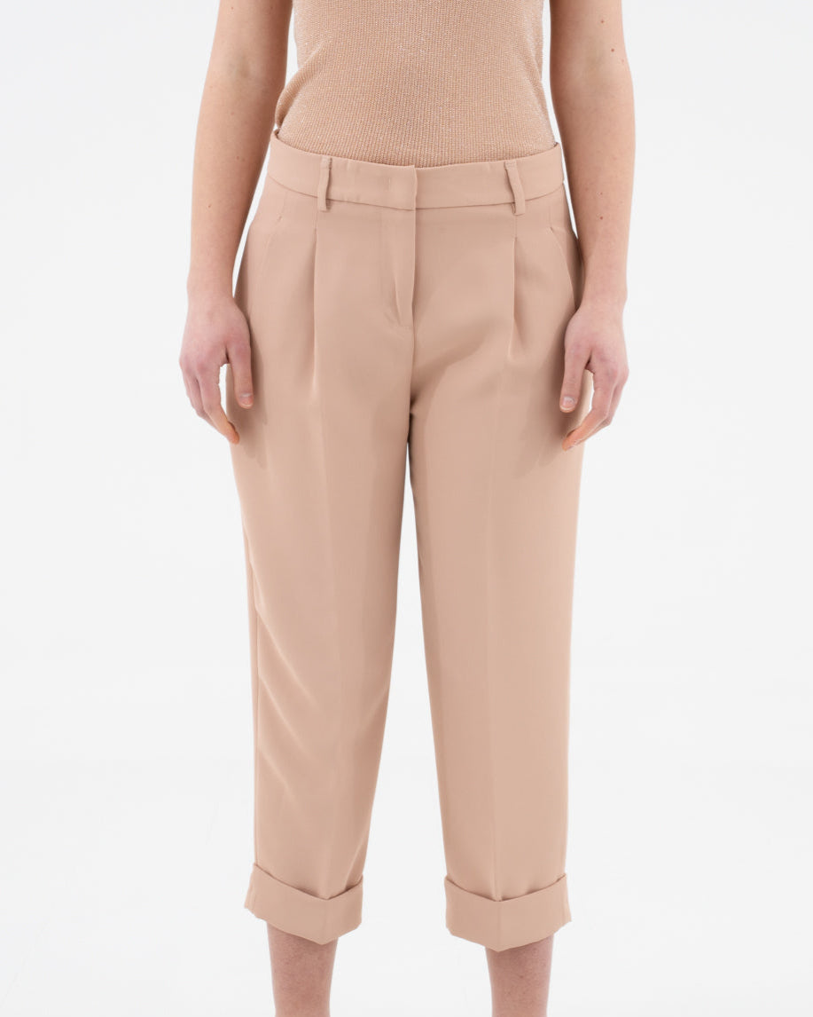 Fluid trousers with cuff and pleats
