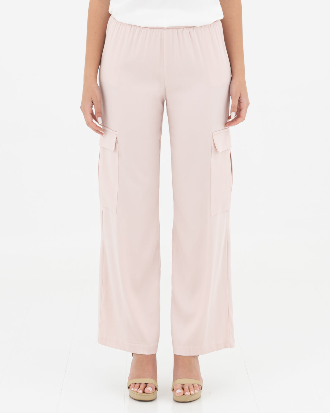 Cargo pants with elastic waist