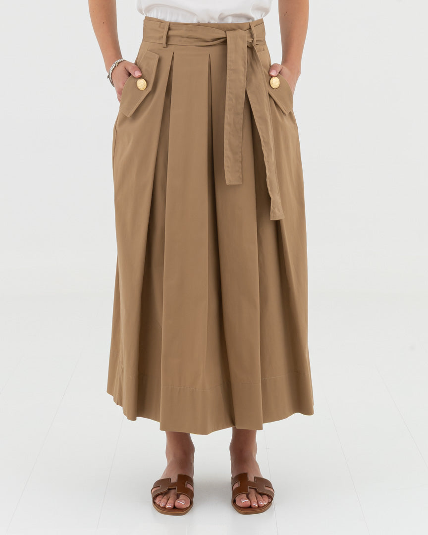 Long skirt with pleats and gold buttons