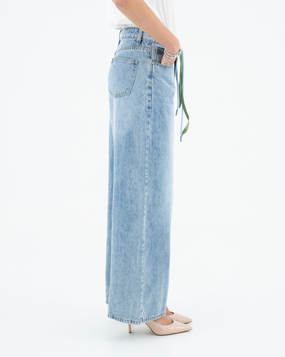 Jeans a palazzo con laccio in vita