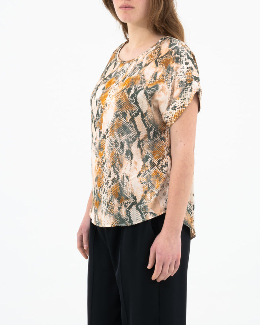 Blusa con manica risvoltata fantasia pitone