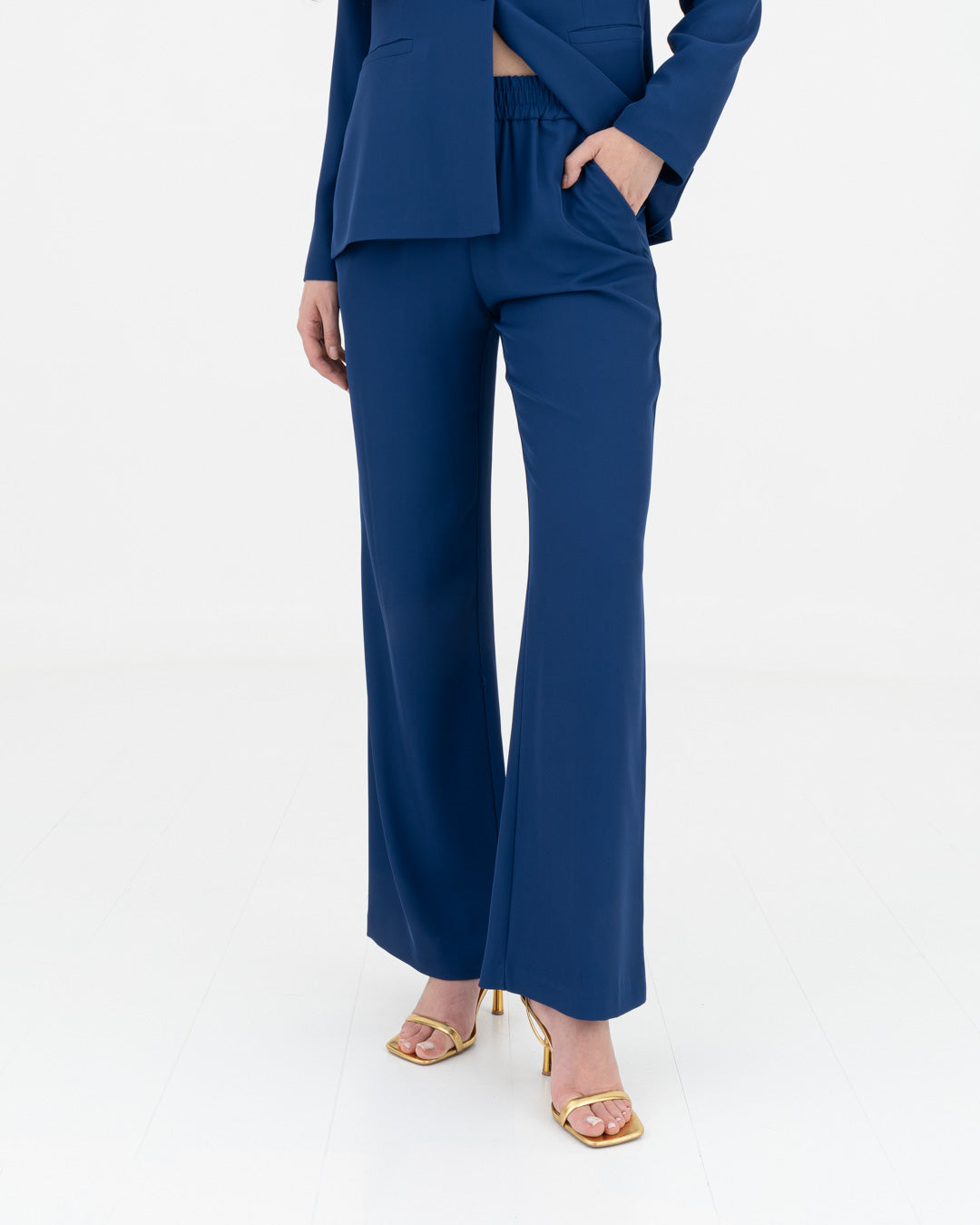 Pantalone ampio fluido con elastico