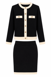 Completo con cardigan bottoni oro