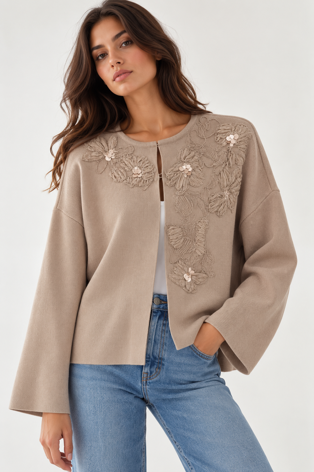 Cardigan con ricamo